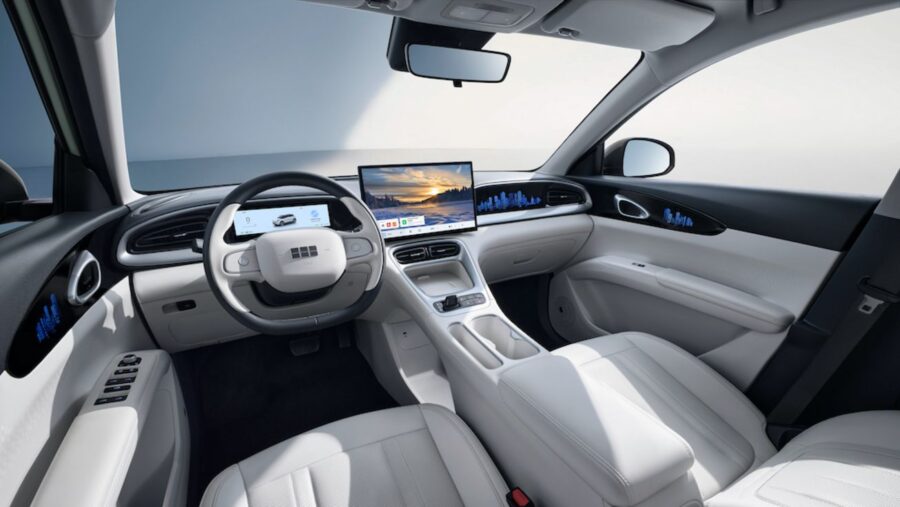 Geely Việt Nam ra mắt EX5 EM-i và EX2: Bộ đôi xe năng lượng mới