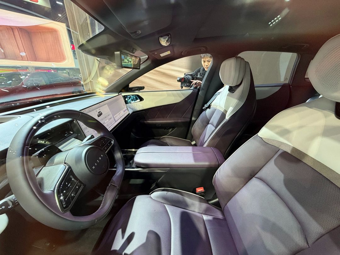 Mazda CX-6e ra mắt: SUV Điện 484km Ấn Tượng