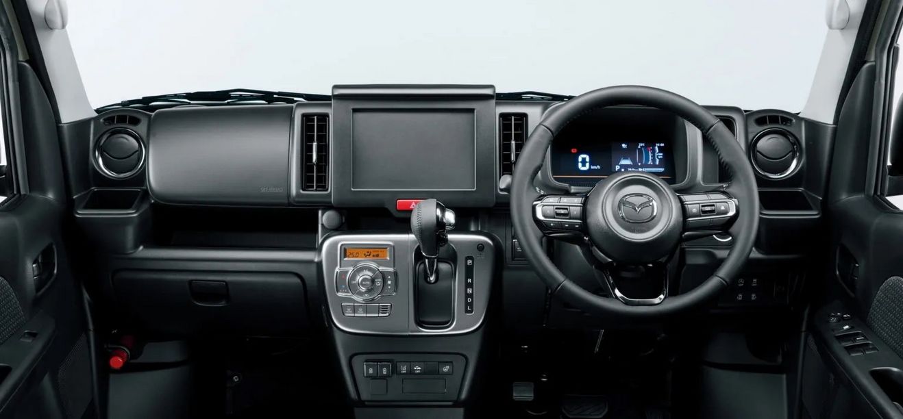 Mazda Scrum mới ra mắt với giá từ 224 triệu đồng, có ADAS