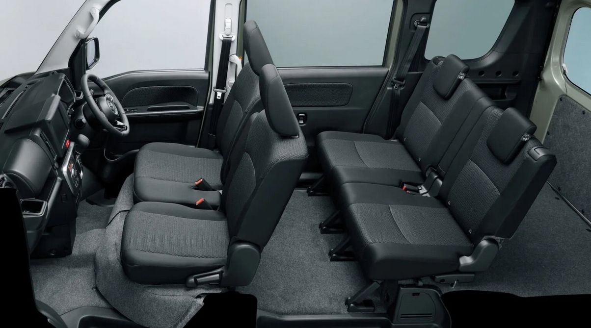 Mazda Scrum mới ra mắt với giá từ 224 triệu đồng, có ADAS