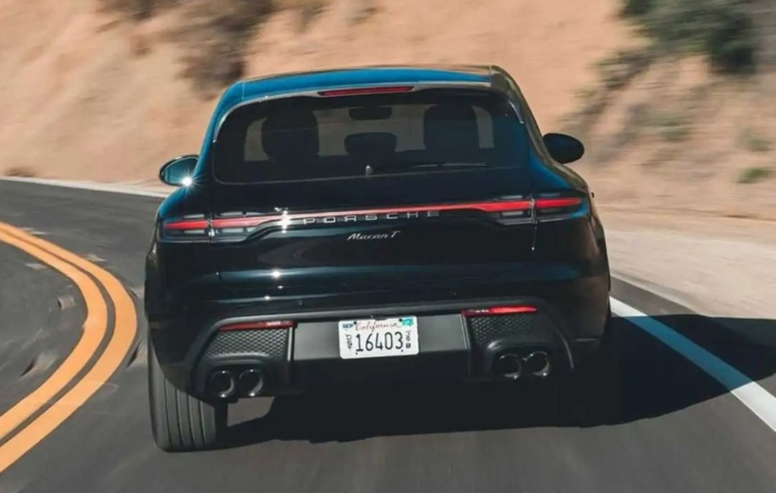 Porsche tăng tốc sản xuất Macan xăng trước khi khai tử