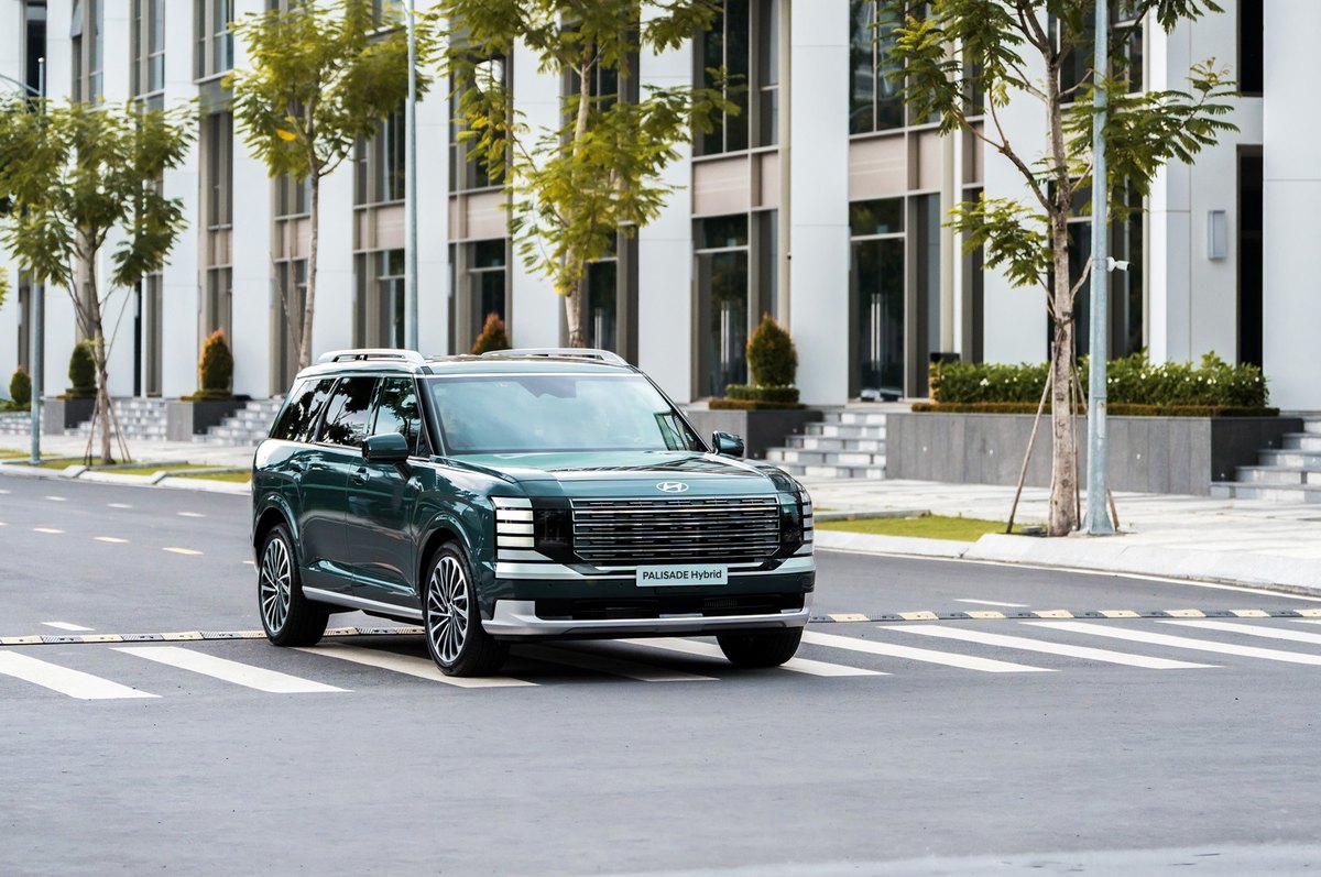 Hyundai Palisade Hybrid hoàn toàn mới ngoài phố