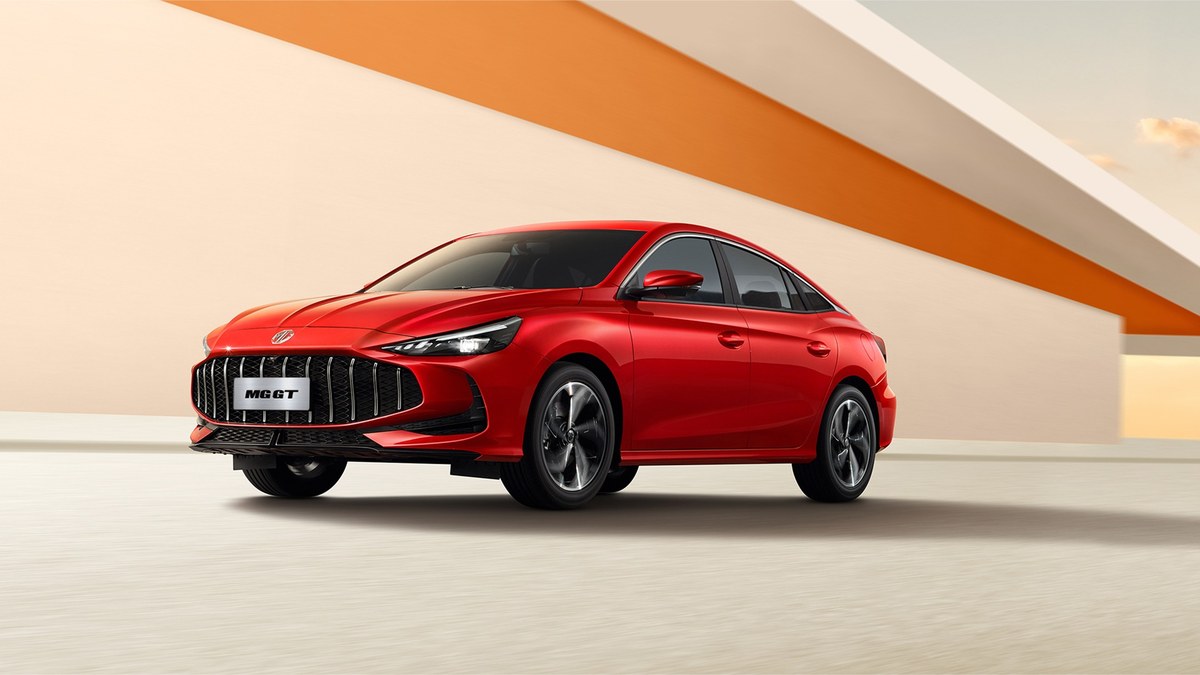 Sedan thể thao MG GT với lưới tản nhiệt thác đổ