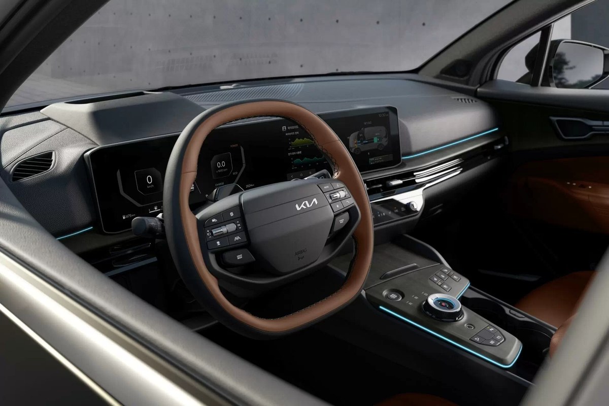 Vô lăng D-Cut 2 chấu và khoang lái New Sportage Hybrid