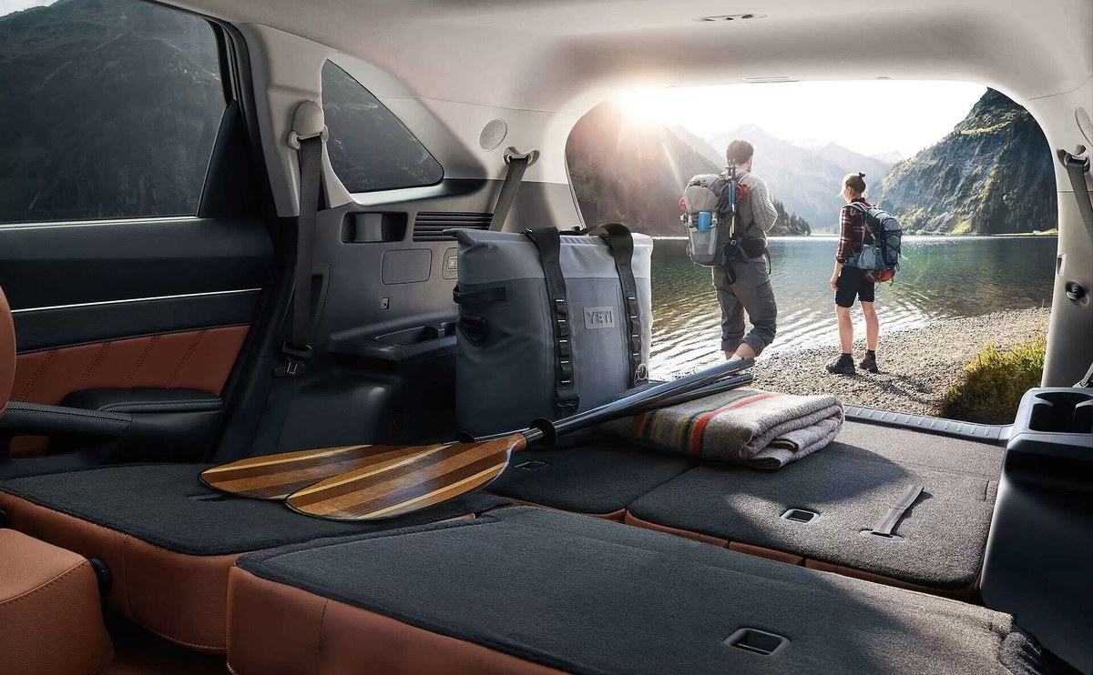Khoang hành lý lớn của Sorento Plug-in Hybrid khi gập hàng ghế