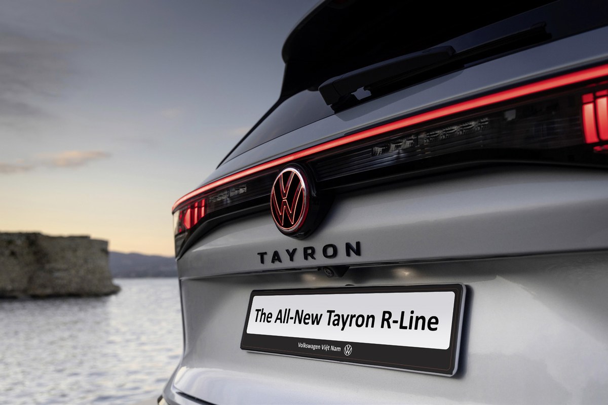 Đuôi Tayron R-Line nhìn cận